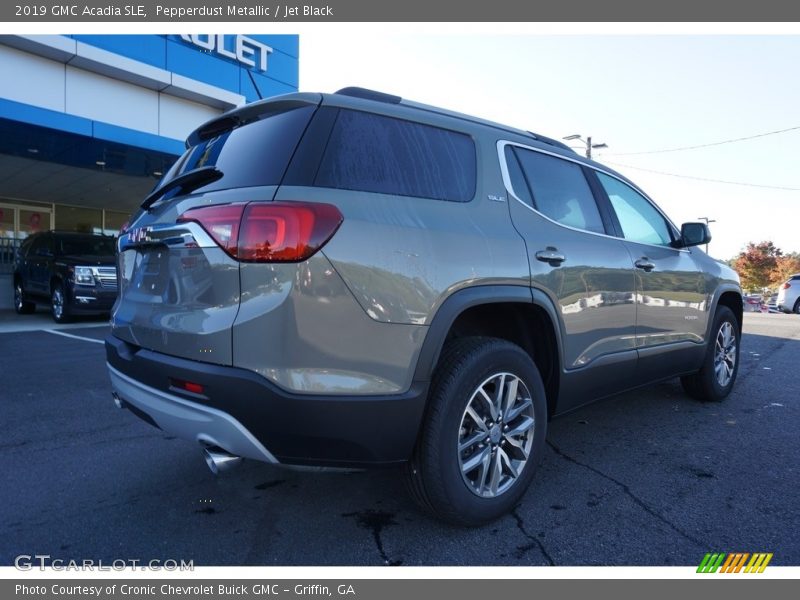 Pepperdust Metallic / Jet Black 2019 GMC Acadia SLE