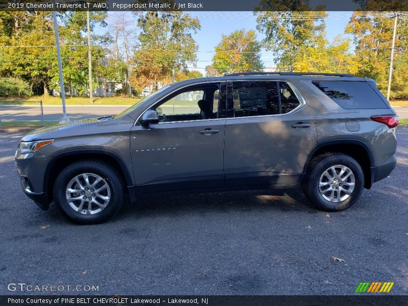 Pepperdust Metallic / Jet Black 2019 Chevrolet Traverse LT AWD