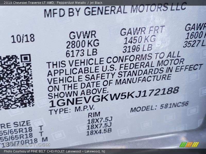 Pepperdust Metallic / Jet Black 2019 Chevrolet Traverse LT AWD