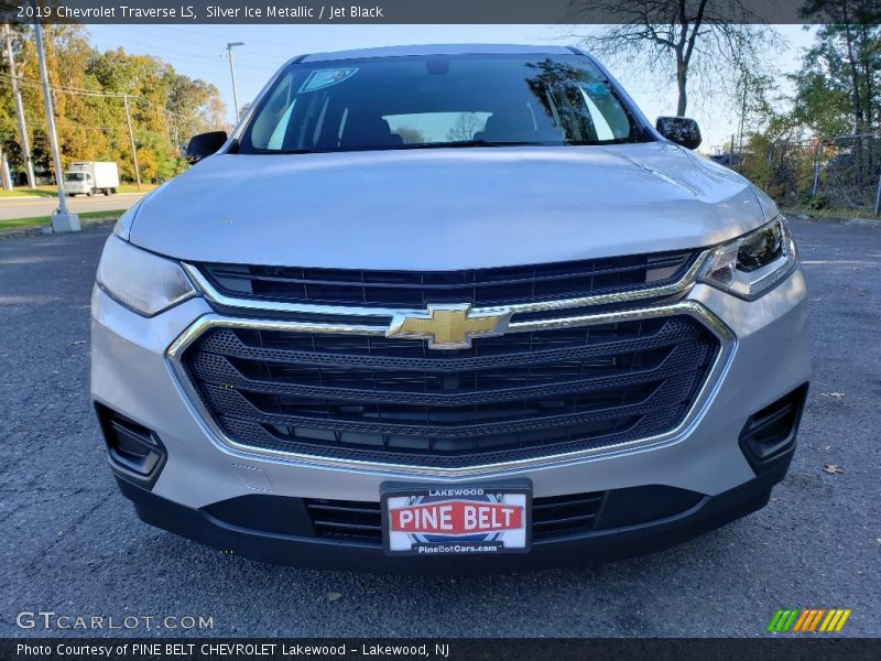 Silver Ice Metallic / Jet Black 2019 Chevrolet Traverse LS