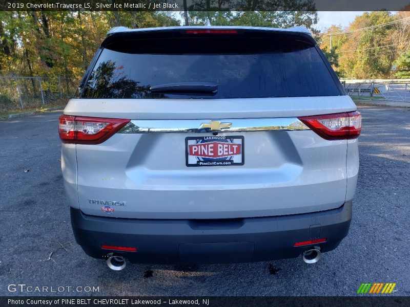 Silver Ice Metallic / Jet Black 2019 Chevrolet Traverse LS