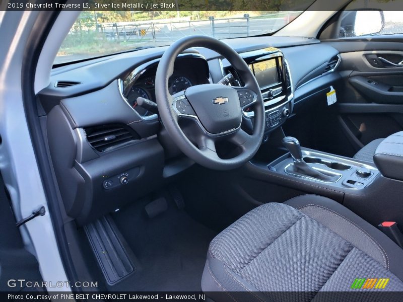 Silver Ice Metallic / Jet Black 2019 Chevrolet Traverse LS