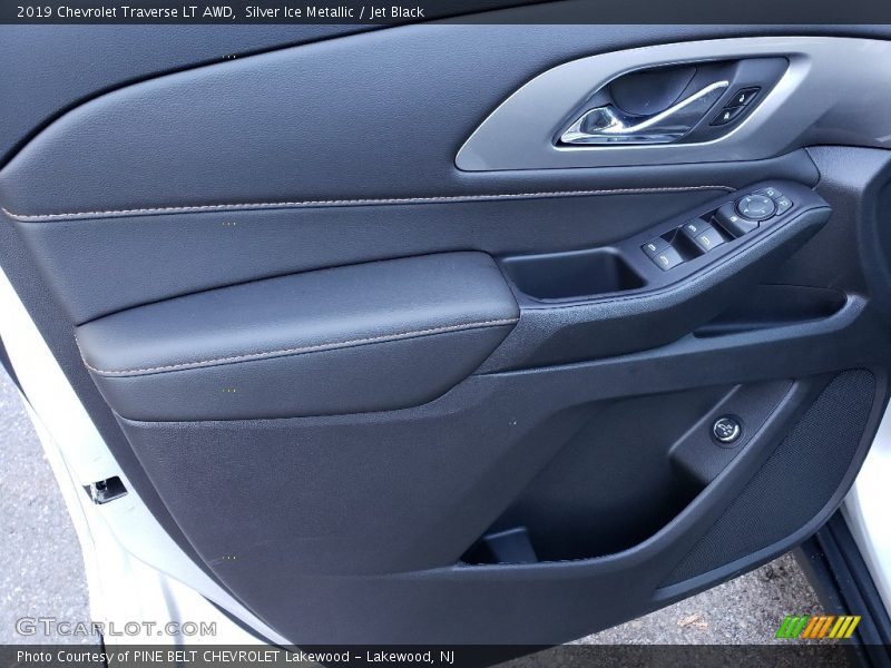 Silver Ice Metallic / Jet Black 2019 Chevrolet Traverse LT AWD