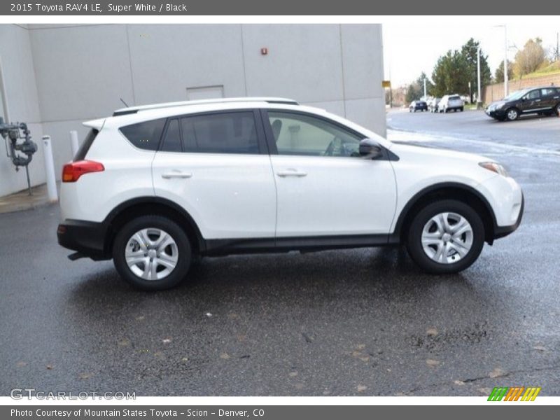 Super White / Black 2015 Toyota RAV4 LE