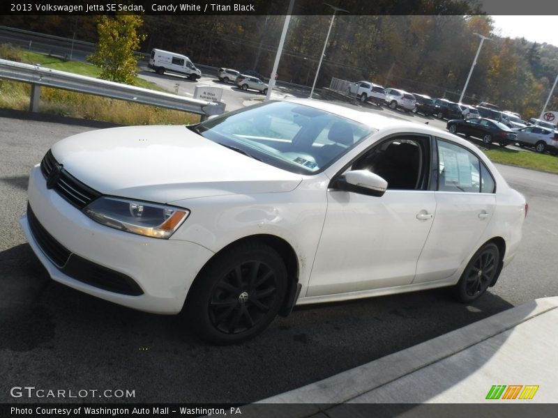 Candy White / Titan Black 2013 Volkswagen Jetta SE Sedan