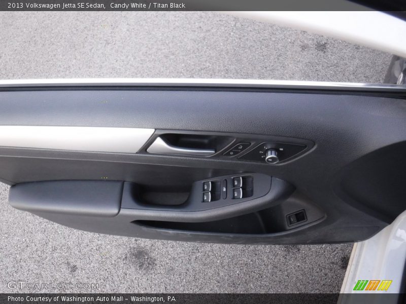Candy White / Titan Black 2013 Volkswagen Jetta SE Sedan