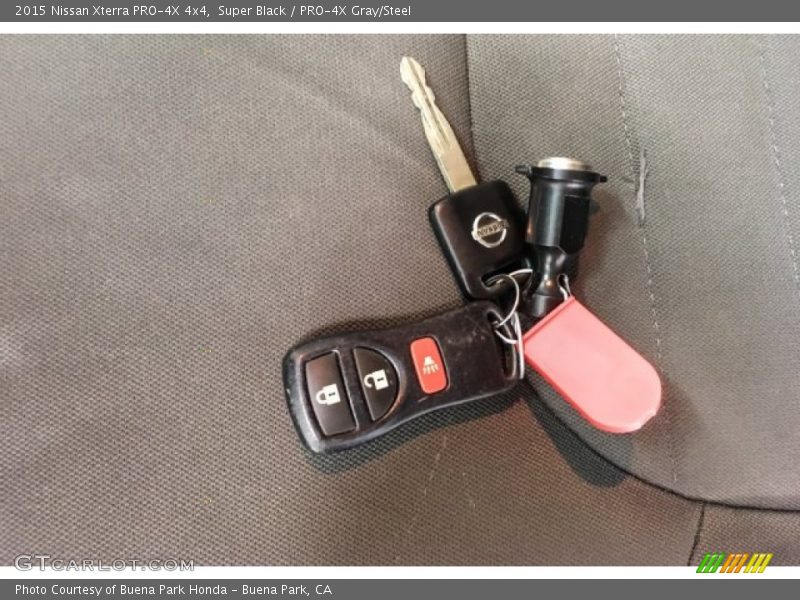 Super Black / PRO-4X Gray/Steel 2015 Nissan Xterra PRO-4X 4x4