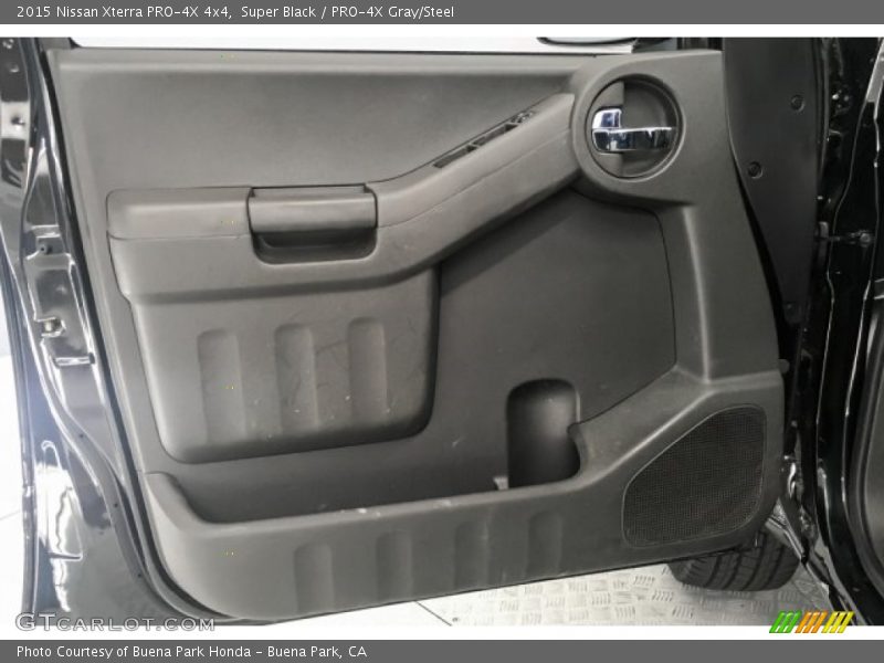Super Black / PRO-4X Gray/Steel 2015 Nissan Xterra PRO-4X 4x4