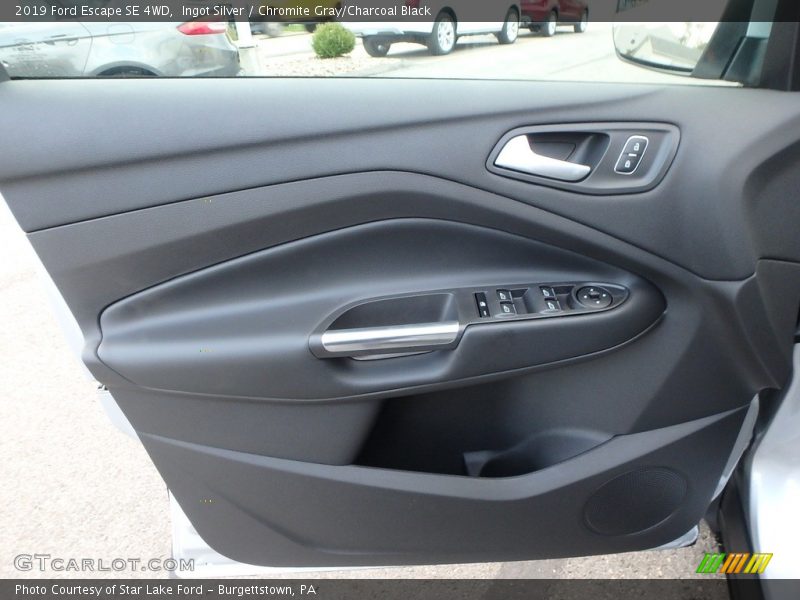 Ingot Silver / Chromite Gray/Charcoal Black 2019 Ford Escape SE 4WD
