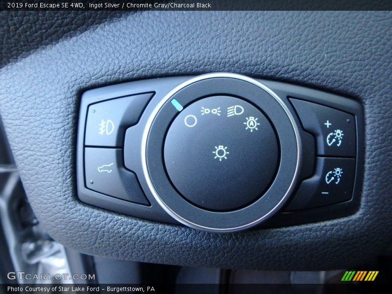 Ingot Silver / Chromite Gray/Charcoal Black 2019 Ford Escape SE 4WD
