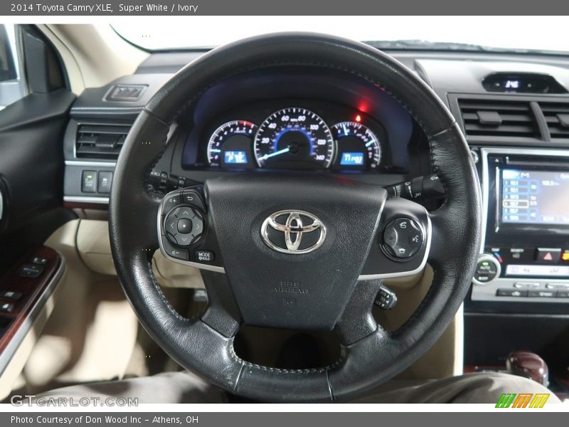 Super White / Ivory 2014 Toyota Camry XLE