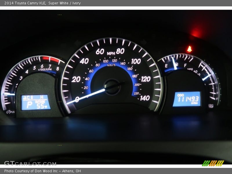 Super White / Ivory 2014 Toyota Camry XLE