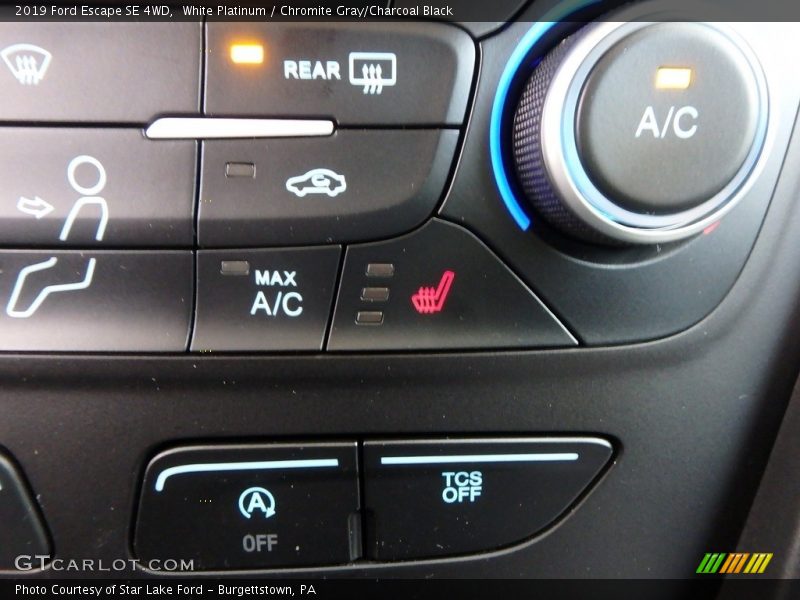 White Platinum / Chromite Gray/Charcoal Black 2019 Ford Escape SE 4WD