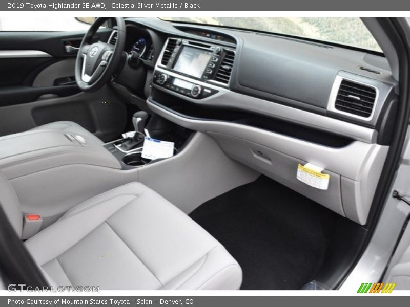 Celestial Silver Metallic / Black 2019 Toyota Highlander SE AWD