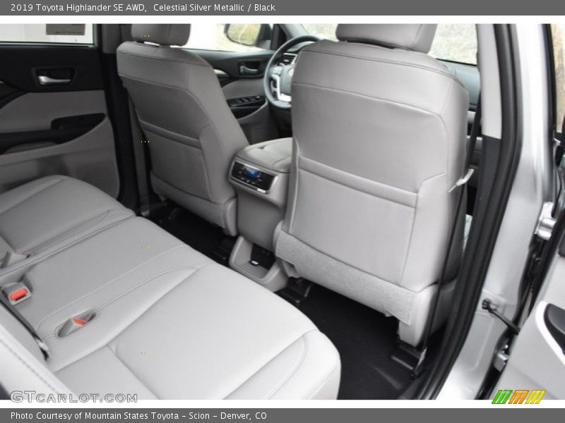 Celestial Silver Metallic / Black 2019 Toyota Highlander SE AWD