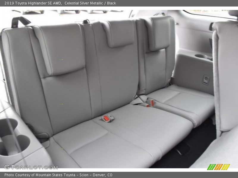 Celestial Silver Metallic / Black 2019 Toyota Highlander SE AWD
