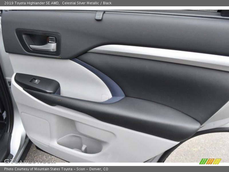 Celestial Silver Metallic / Black 2019 Toyota Highlander SE AWD