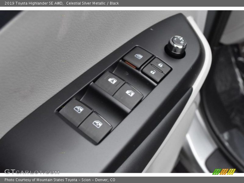 Celestial Silver Metallic / Black 2019 Toyota Highlander SE AWD
