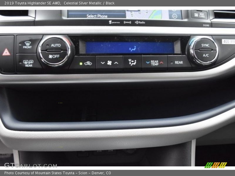Celestial Silver Metallic / Black 2019 Toyota Highlander SE AWD