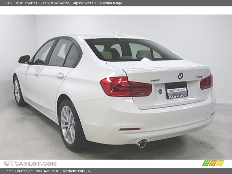 Alpine White / Venetian Beige 2018 BMW 3 Series 320i xDrive Sedan