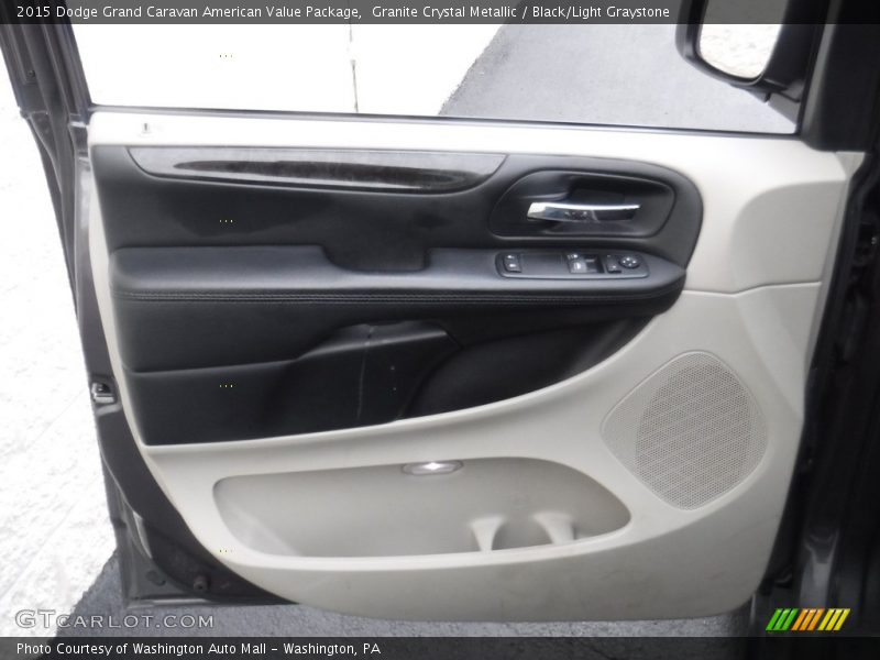 Granite Crystal Metallic / Black/Light Graystone 2015 Dodge Grand Caravan American Value Package