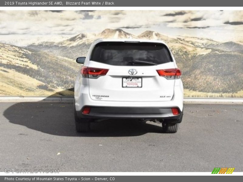 Blizzard Pearl White / Black 2019 Toyota Highlander SE AWD