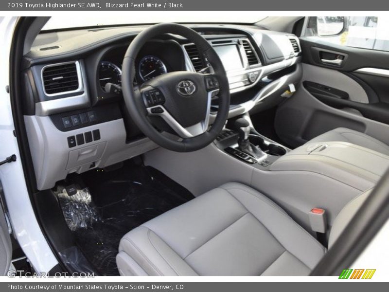 Blizzard Pearl White / Black 2019 Toyota Highlander SE AWD