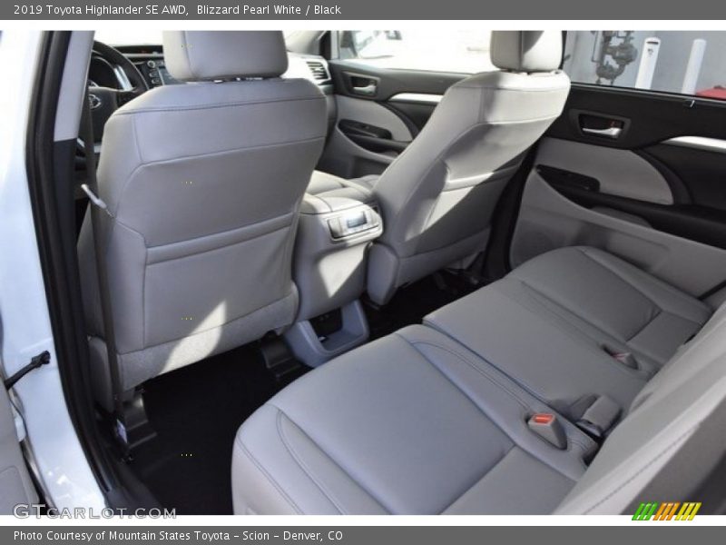 Blizzard Pearl White / Black 2019 Toyota Highlander SE AWD