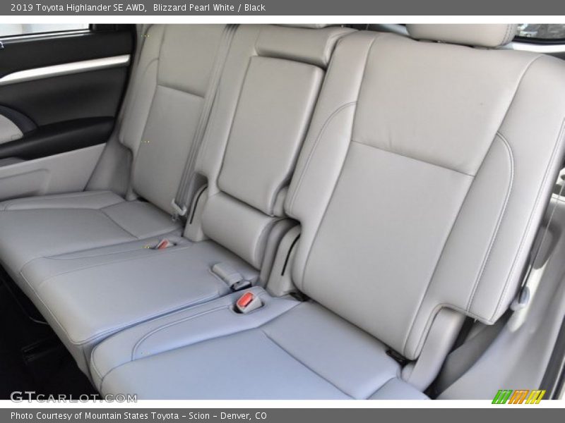 Blizzard Pearl White / Black 2019 Toyota Highlander SE AWD