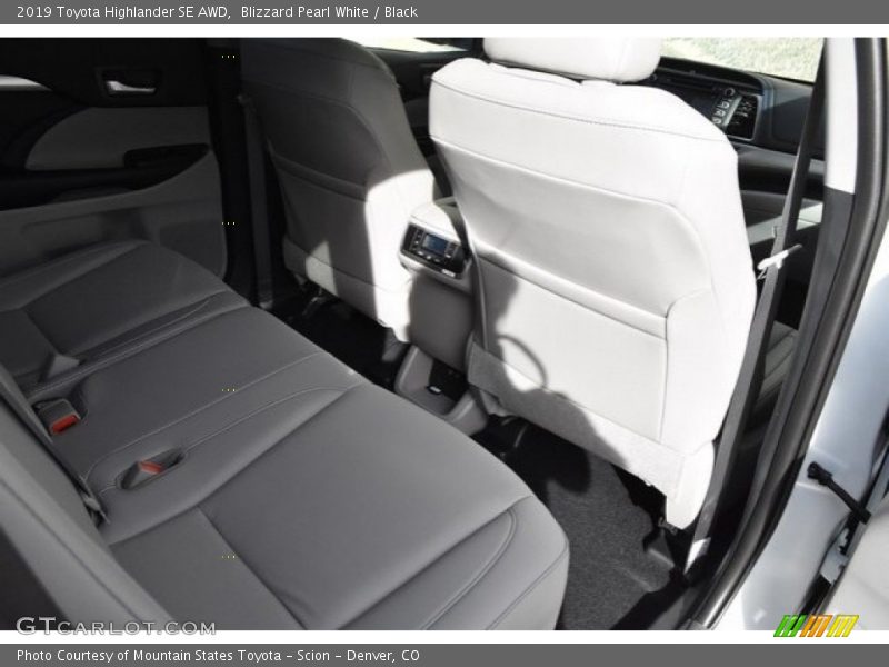 Blizzard Pearl White / Black 2019 Toyota Highlander SE AWD