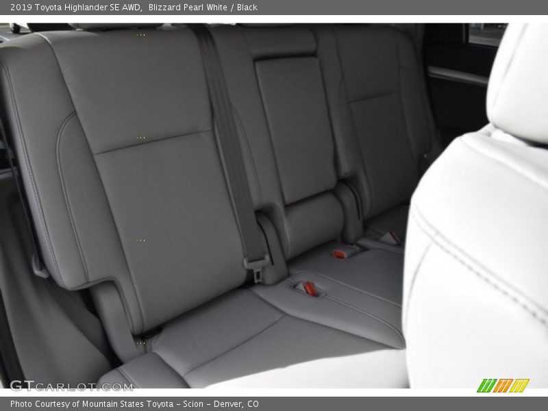 Blizzard Pearl White / Black 2019 Toyota Highlander SE AWD