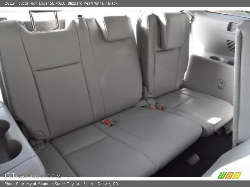 Blizzard Pearl White / Black 2019 Toyota Highlander SE AWD