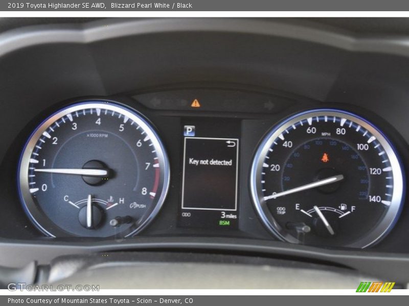 Blizzard Pearl White / Black 2019 Toyota Highlander SE AWD