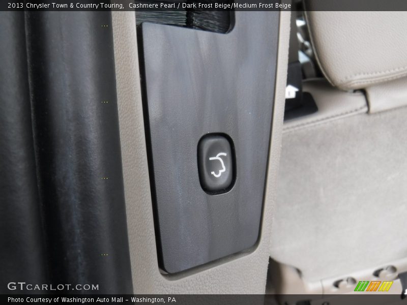 Cashmere Pearl / Dark Frost Beige/Medium Frost Beige 2013 Chrysler Town & Country Touring