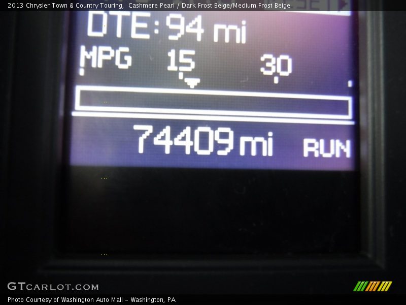 Cashmere Pearl / Dark Frost Beige/Medium Frost Beige 2013 Chrysler Town & Country Touring
