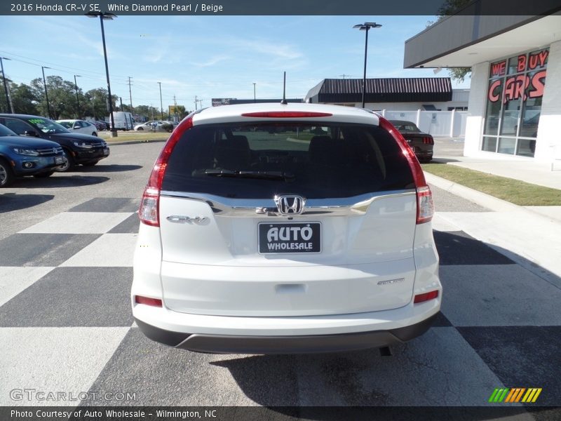 White Diamond Pearl / Beige 2016 Honda CR-V SE