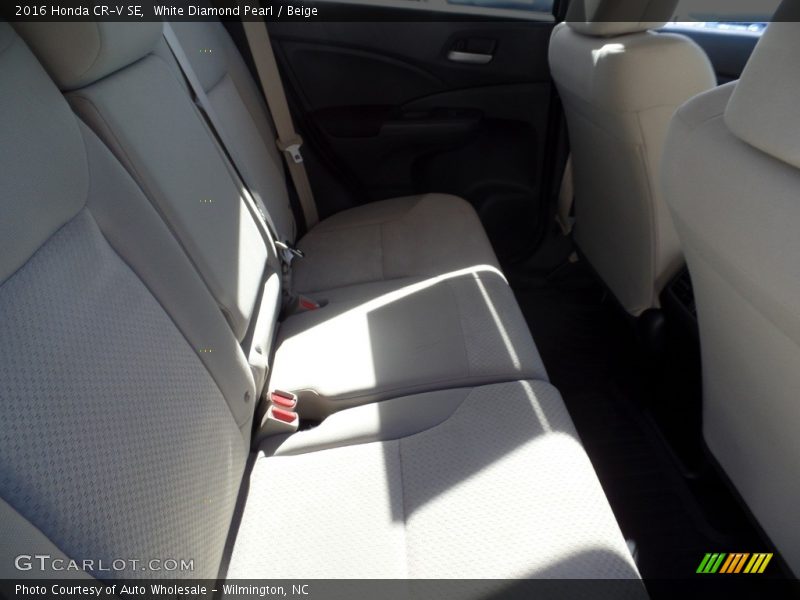 White Diamond Pearl / Beige 2016 Honda CR-V SE