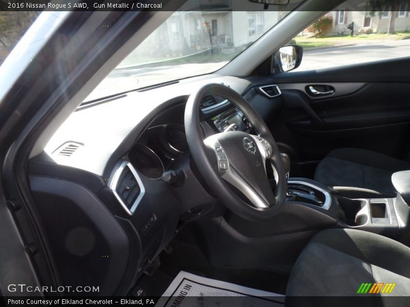 Gun Metallic / Charcoal 2016 Nissan Rogue S AWD