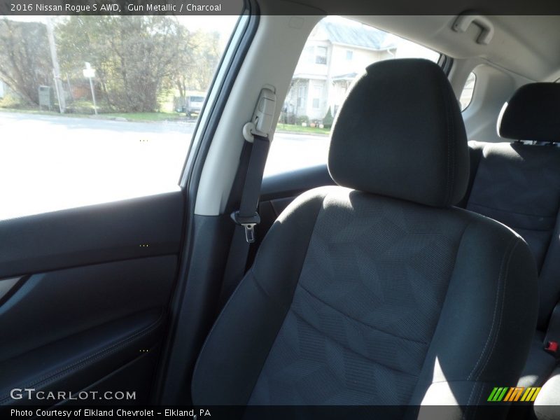 Gun Metallic / Charcoal 2016 Nissan Rogue S AWD