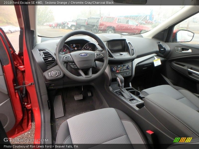 2019 Escape SE 4WD Chromite Gray/Charcoal Black Interior