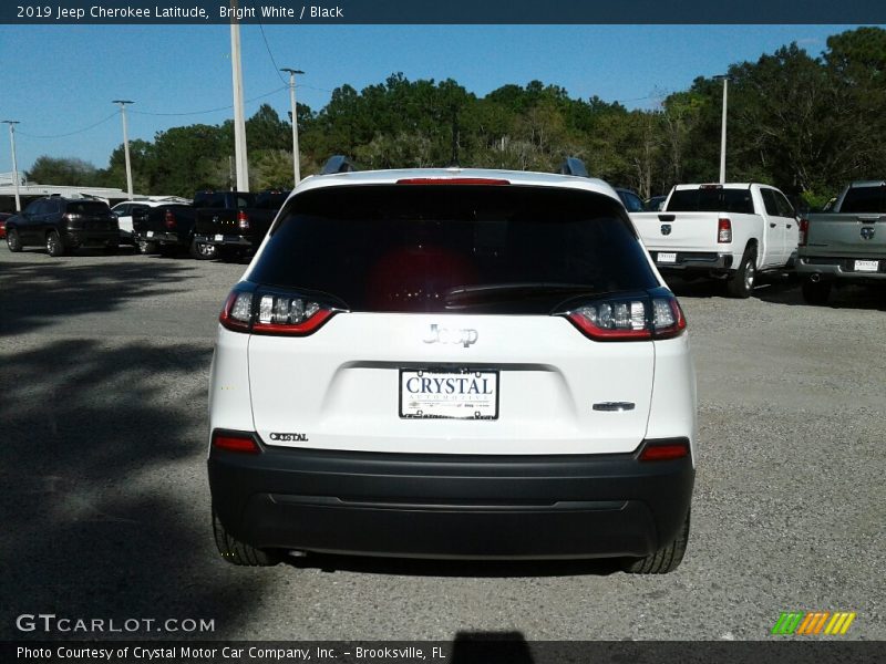 Bright White / Black 2019 Jeep Cherokee Latitude