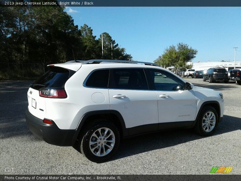 Bright White / Black 2019 Jeep Cherokee Latitude