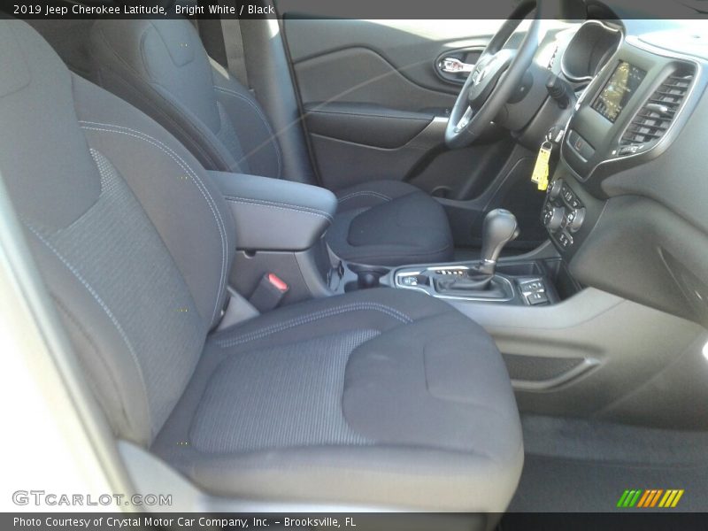 Bright White / Black 2019 Jeep Cherokee Latitude