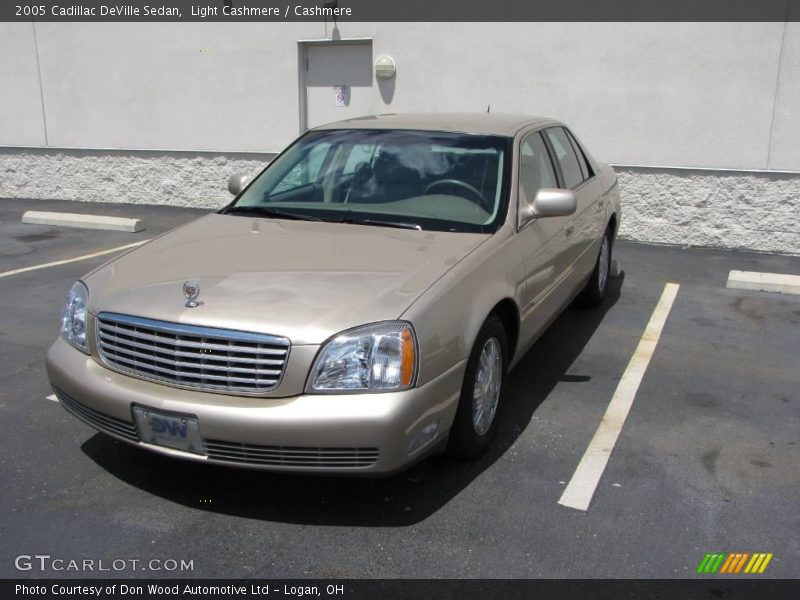 Light Cashmere / Cashmere 2005 Cadillac DeVille Sedan