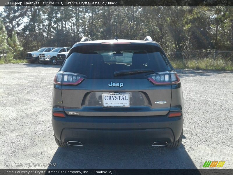 Granite Crystal Metallic / Black 2019 Jeep Cherokee Latitude Plus