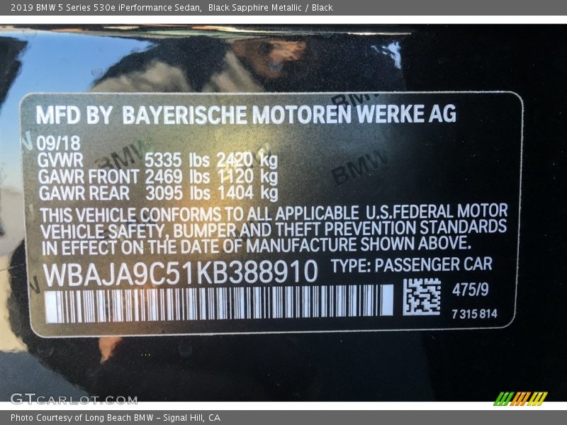 Black Sapphire Metallic / Black 2019 BMW 5 Series 530e iPerformance Sedan