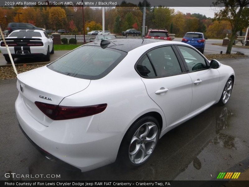 Alfa White / Black/Red 2019 Alfa Romeo Giulia Ti Sport AWD