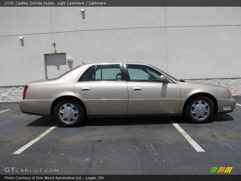 Light Cashmere / Cashmere 2005 Cadillac DeVille Sedan