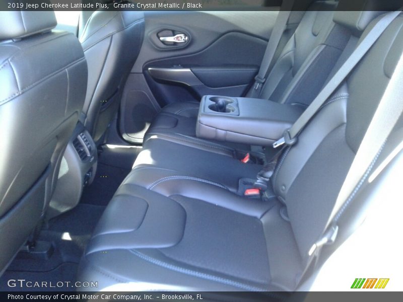 Granite Crystal Metallic / Black 2019 Jeep Cherokee Latitude Plus