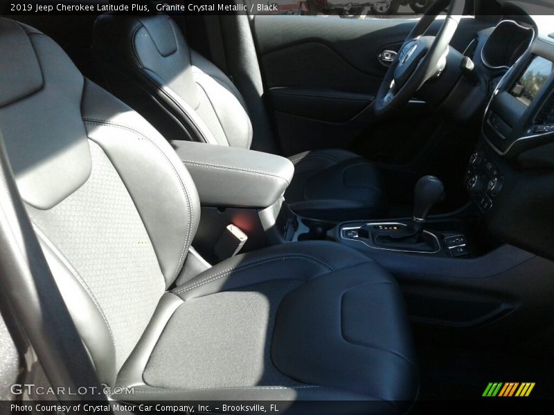 Granite Crystal Metallic / Black 2019 Jeep Cherokee Latitude Plus